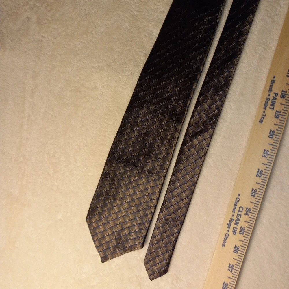 VAN HEUSEN MENS TIE BROWN NAVY BLUE CROSS DIMON 3.75 X 59